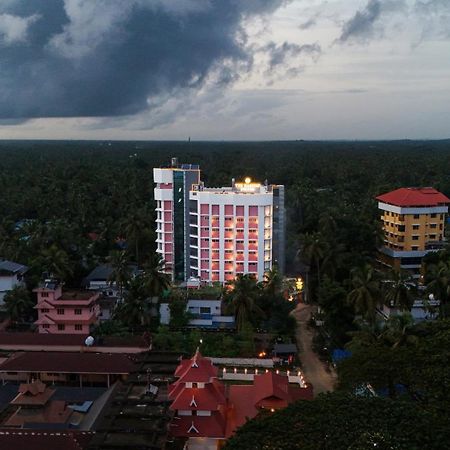 The Habitat Suites Guruvāyūr Екстериор снимка