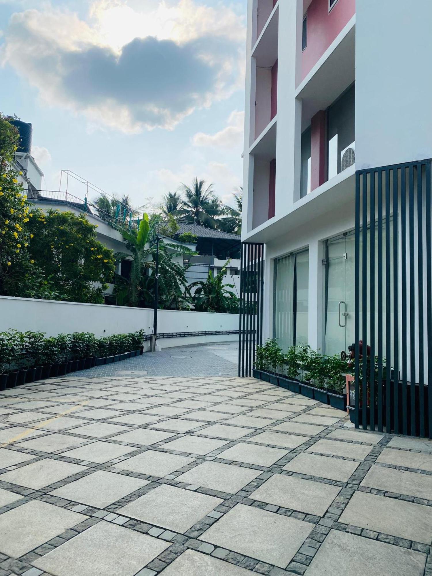 The Habitat Suites Guruvāyūr Екстериор снимка