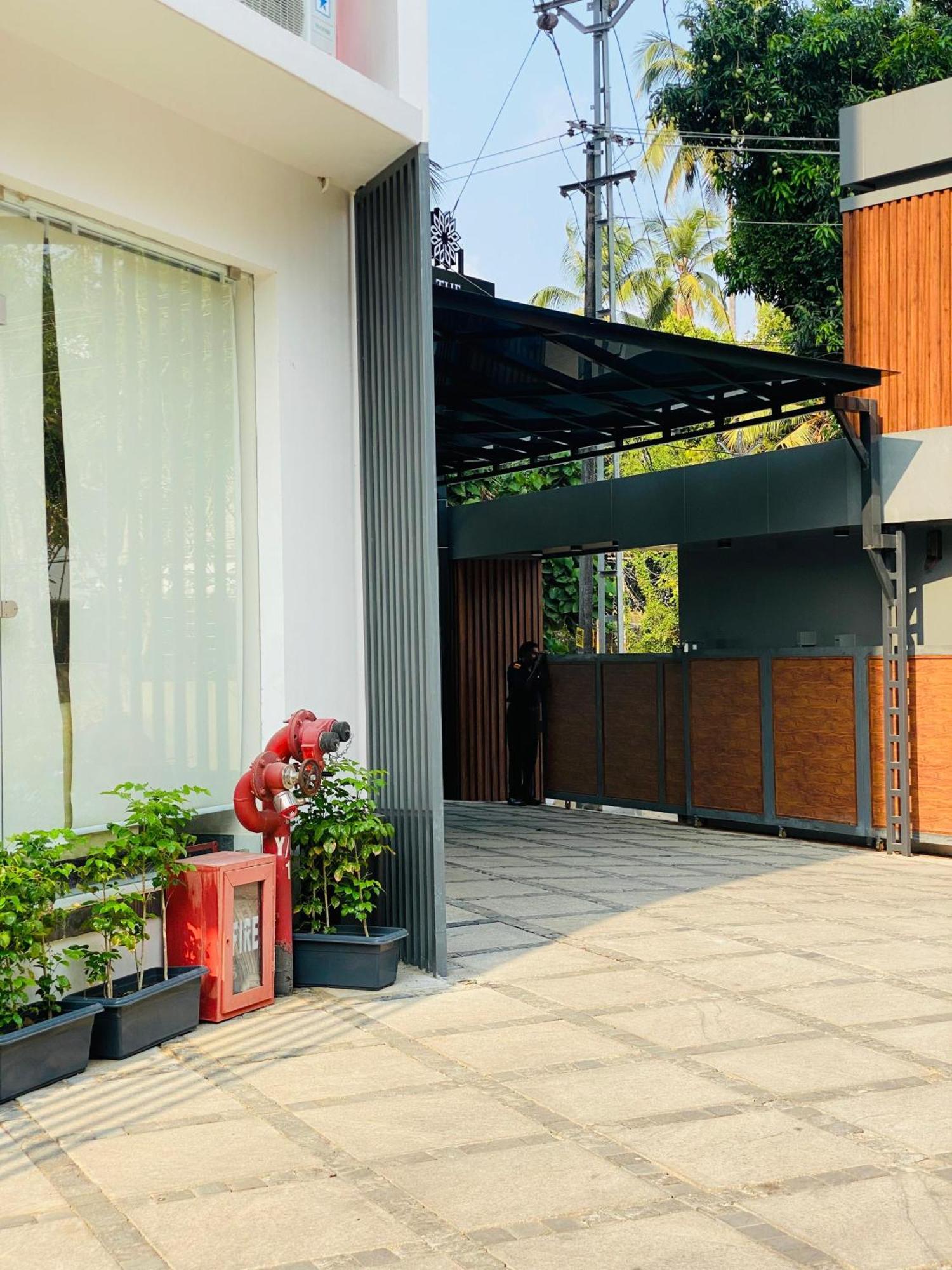 The Habitat Suites Guruvāyūr Екстериор снимка