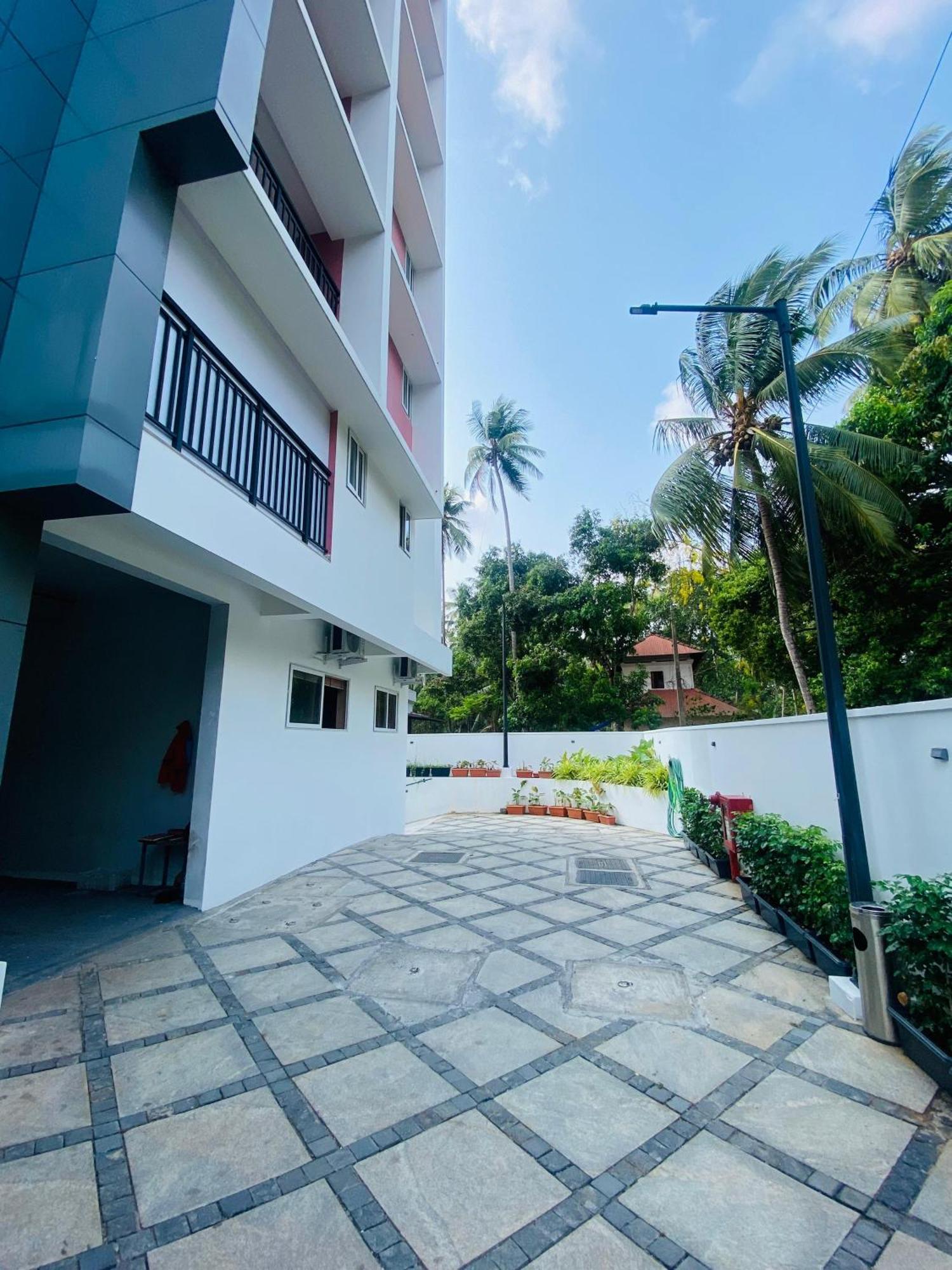 The Habitat Suites Guruvāyūr Екстериор снимка