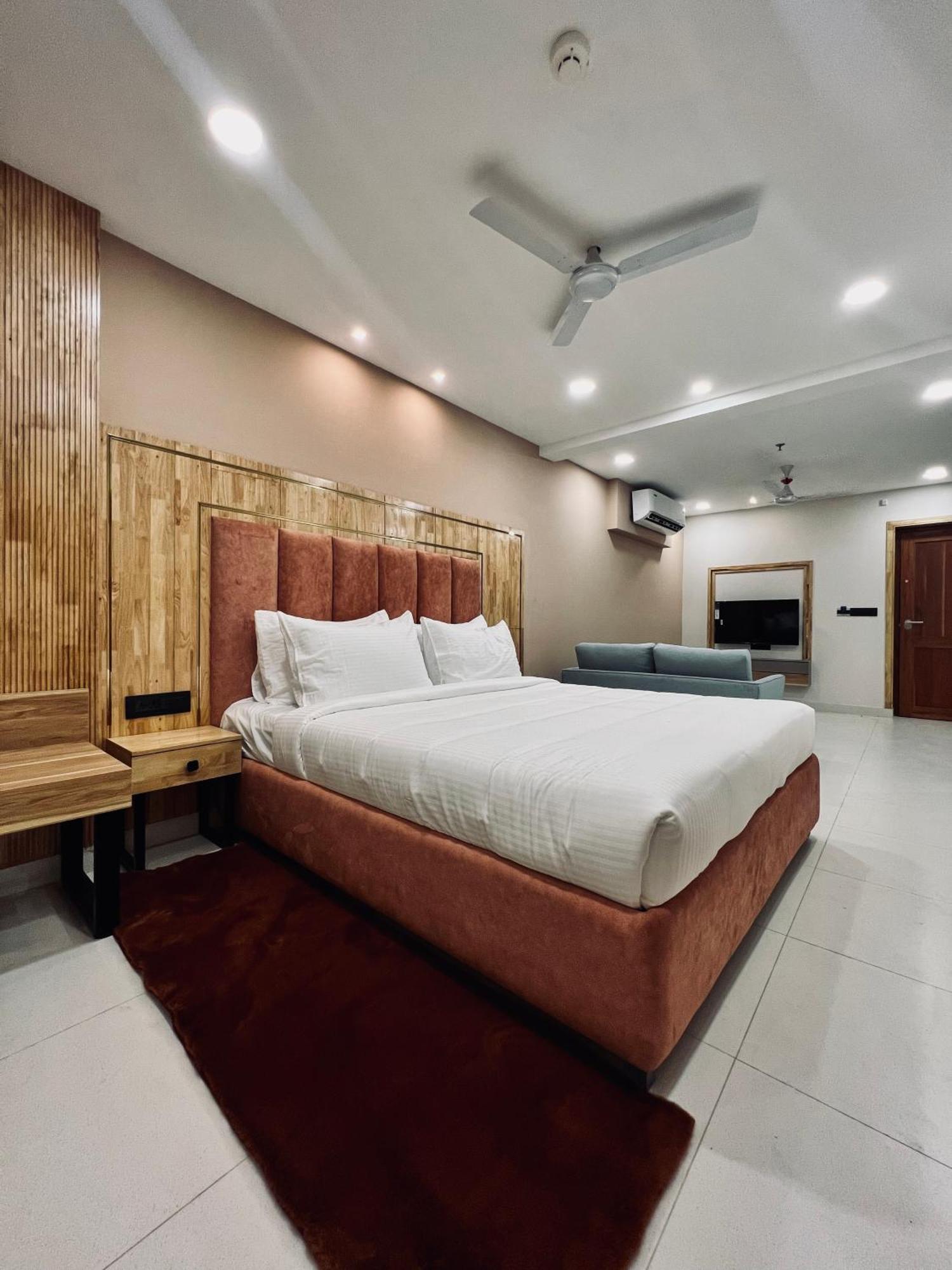 The Habitat Suites Guruvāyūr Екстериор снимка