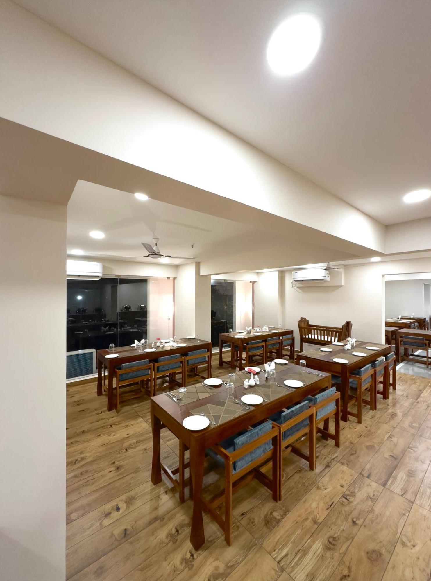 The Habitat Suites Guruvāyūr Екстериор снимка