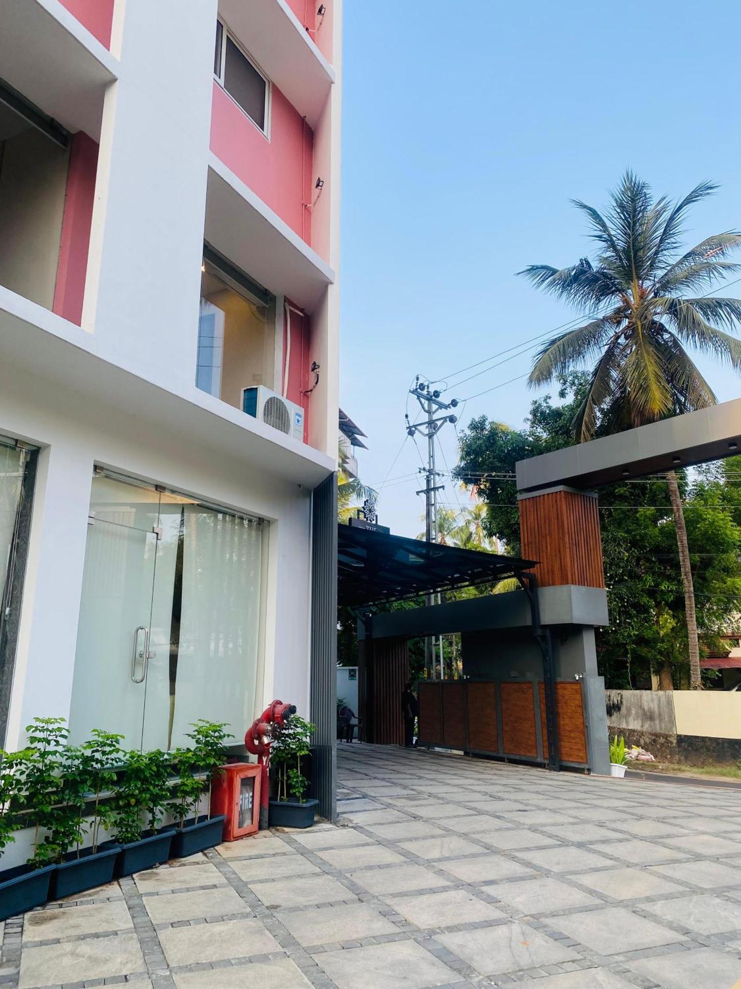 The Habitat Suites Guruvāyūr Екстериор снимка